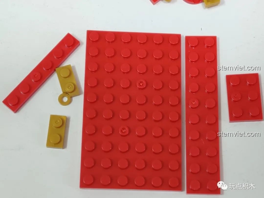 Chất lượng mảnh ghép nhựa ABS của bộ WOMA C 9122 Hộp đựng bánh kẹo Tết, màu đỏ và vàng.