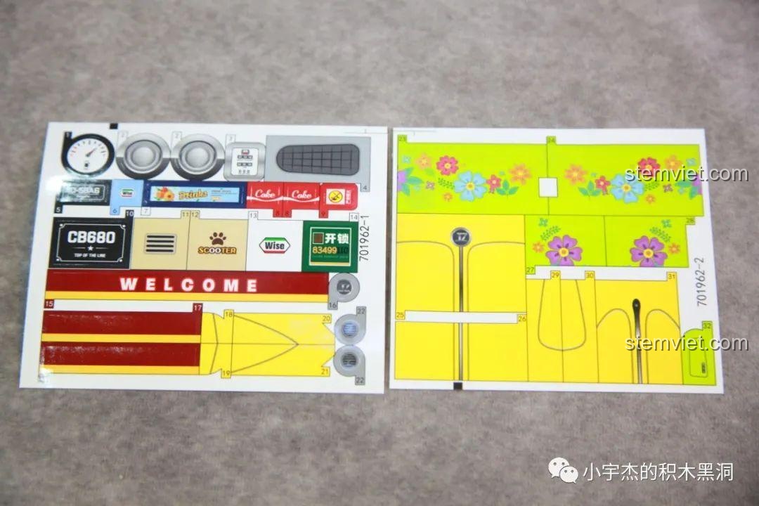 Hai tờ sticker đi kèm trong bộ lắp ráp Xe Volkswagen Beetle Kéo Rơ Moóc 701962. Review SEMBO 701962.