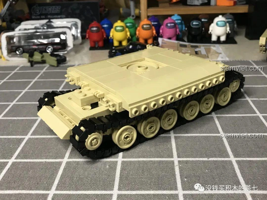 Chi tiết bánh xích bên trong của bộ đồ chơi lắp ráp Xe Tăng Challenger 2 FV 4034 JIAZHI 0105, cho thấy khả năng điều chỉnh.