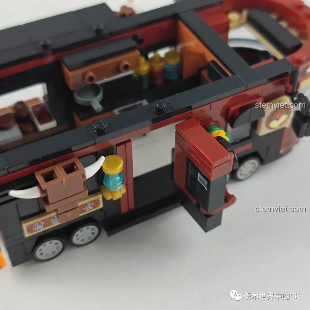 Chi tiết khu vực bếp của mô hình Zhe Gao Xe Lòng Bò Đường Phố 01003