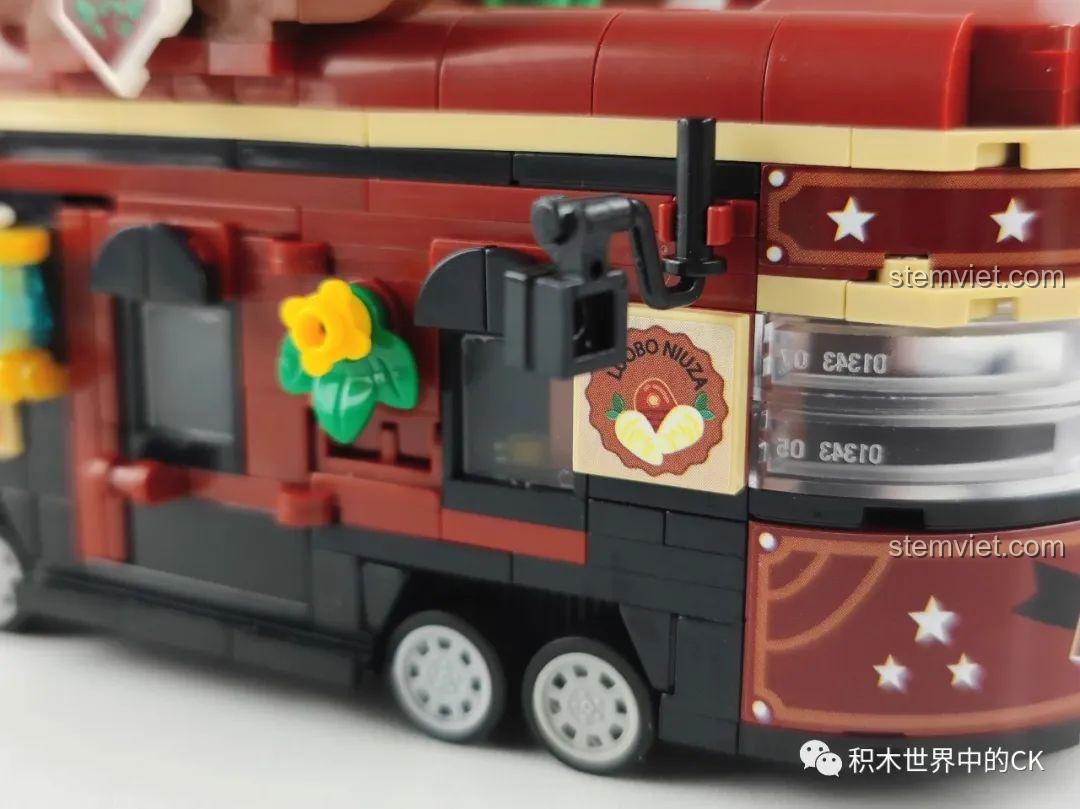 Chi tiết biển hiệu hình sừng bò trên nóc mô hình Zhe Gao Xe Lòng Bò Đường Phố 01003