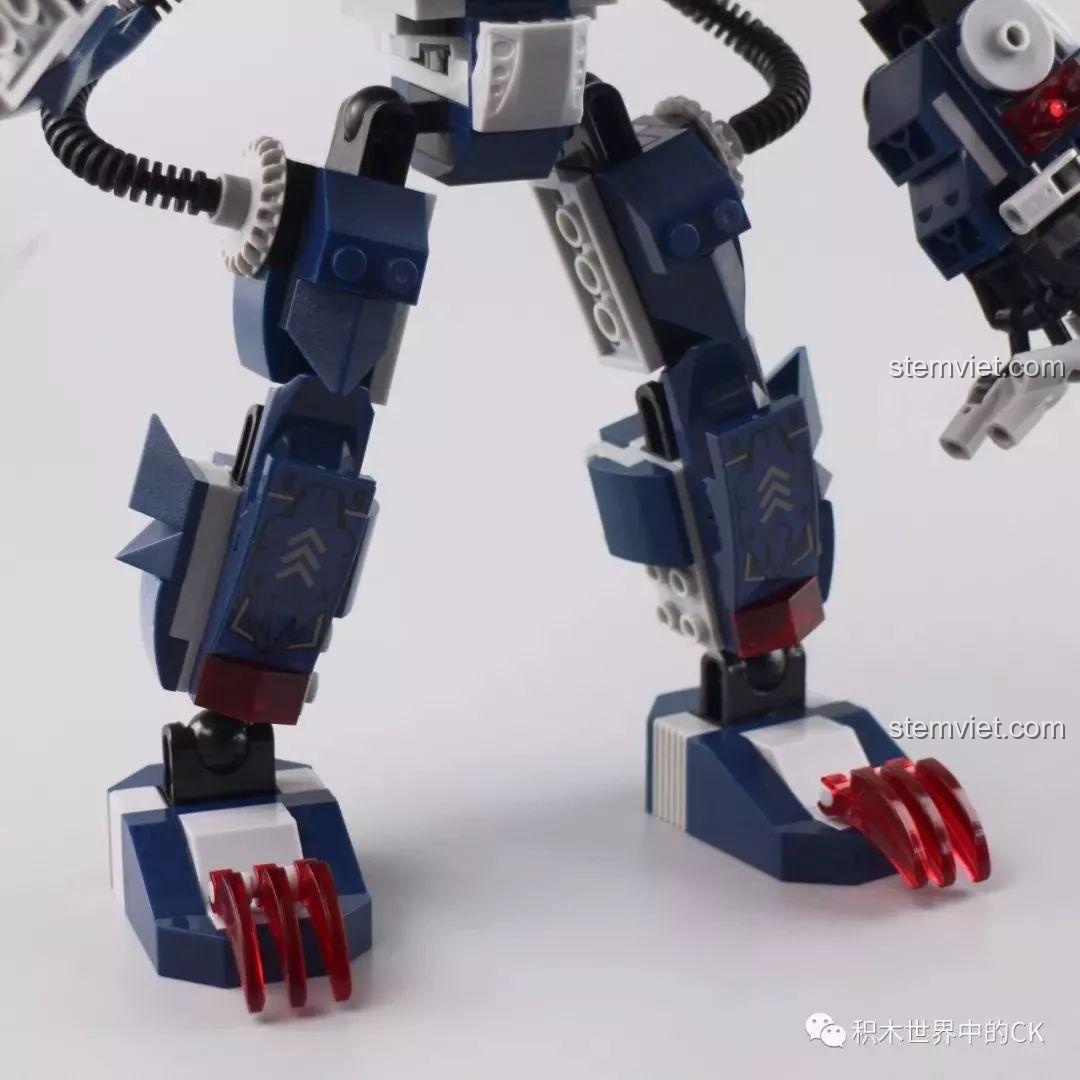 Chi tiết phần chân và bàn chân của Robot Mecha Cá Sấu, thiết kế vững chãi và linh hoạt.