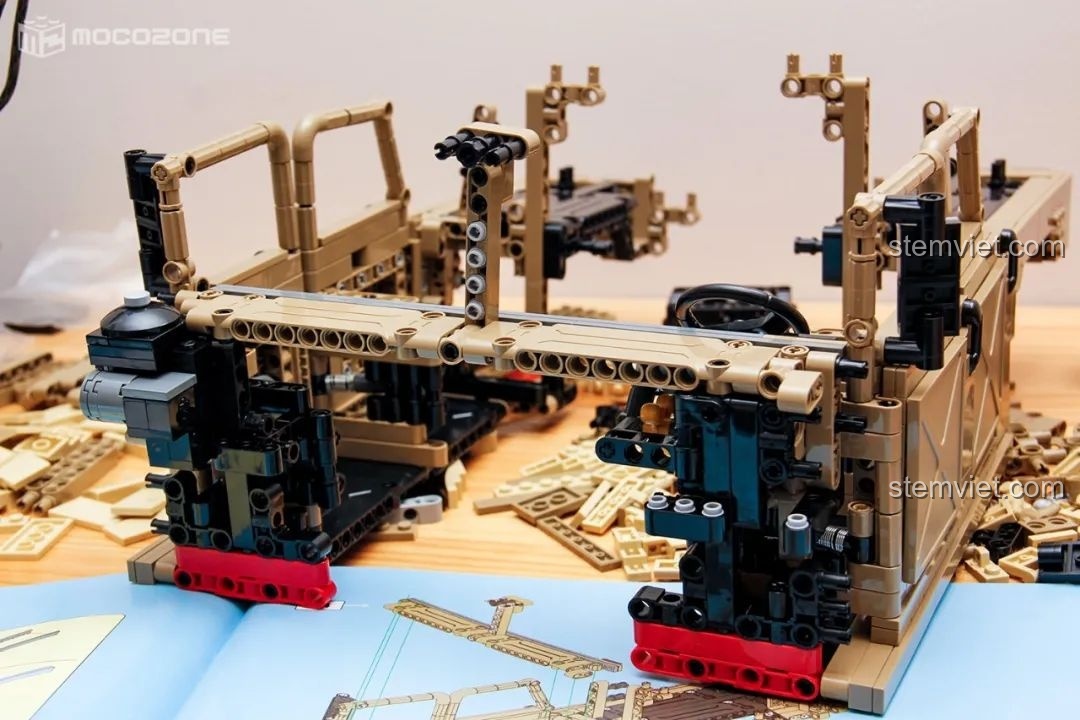 Chi tiết cơ khí bên trong xe Humvee H1.