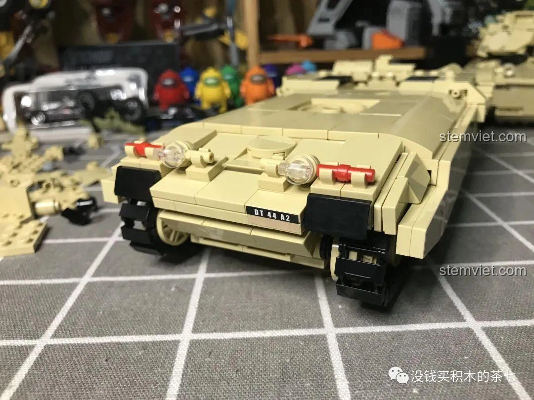 Các chi tiết decal cho tháp pháo của bộ đồ chơi lắp ráp Xe Tăng Challenger 2 FV 4034 JIAZHI 0105, giúp tăng tính chân thực.