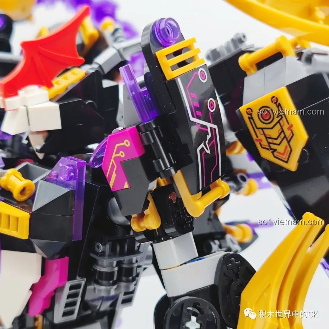 Chi tiết giáp vai và các đường nét thiết kế tinh xảo của robot Mecha, tăng tính thẩm mỹ và độ chân thực cho mô hình.