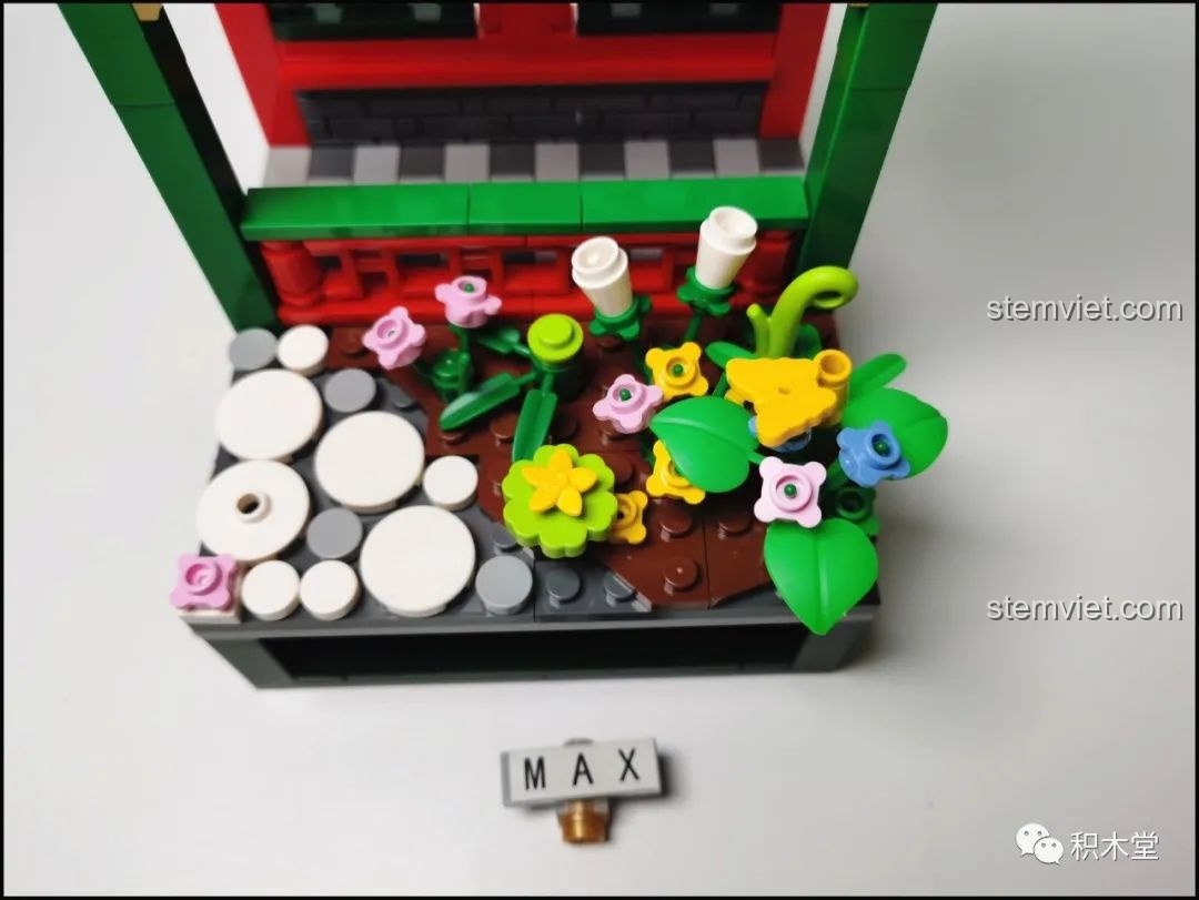 Chi tiết hoa lá độc đáo của bộ lắp ghép Wekki 506002 Vườn Thượng Uyển Bốn Mùa: Cảnh Xuân - Quan Gia Lập Kỳ