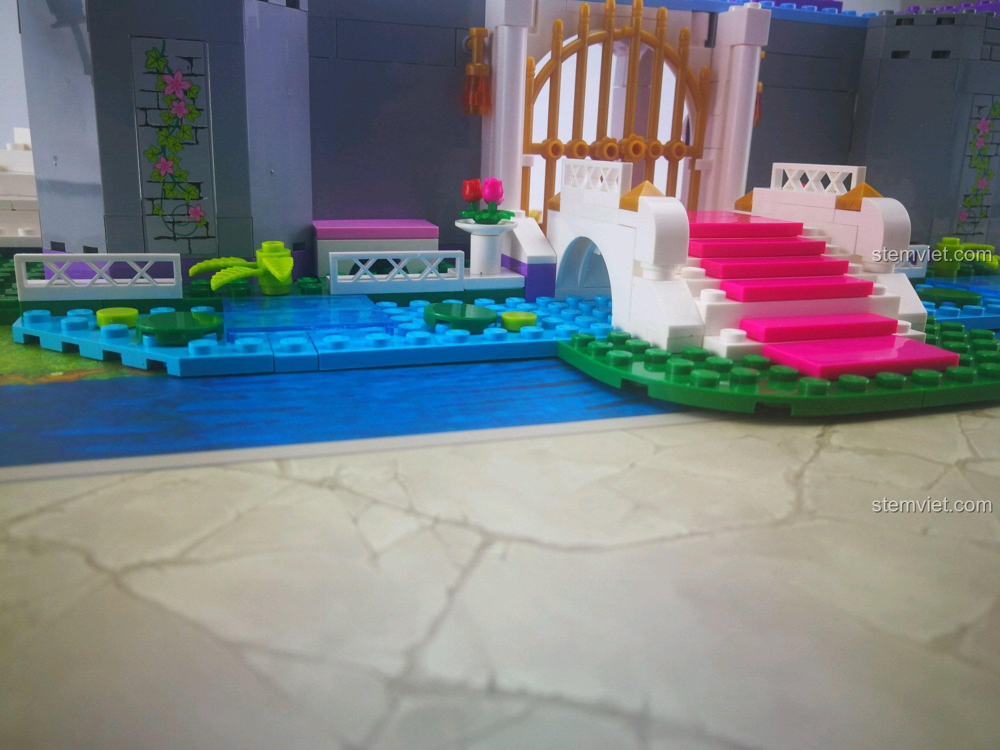 Chi tiết hoa lá trang trí lâu đài Enlighten 2612