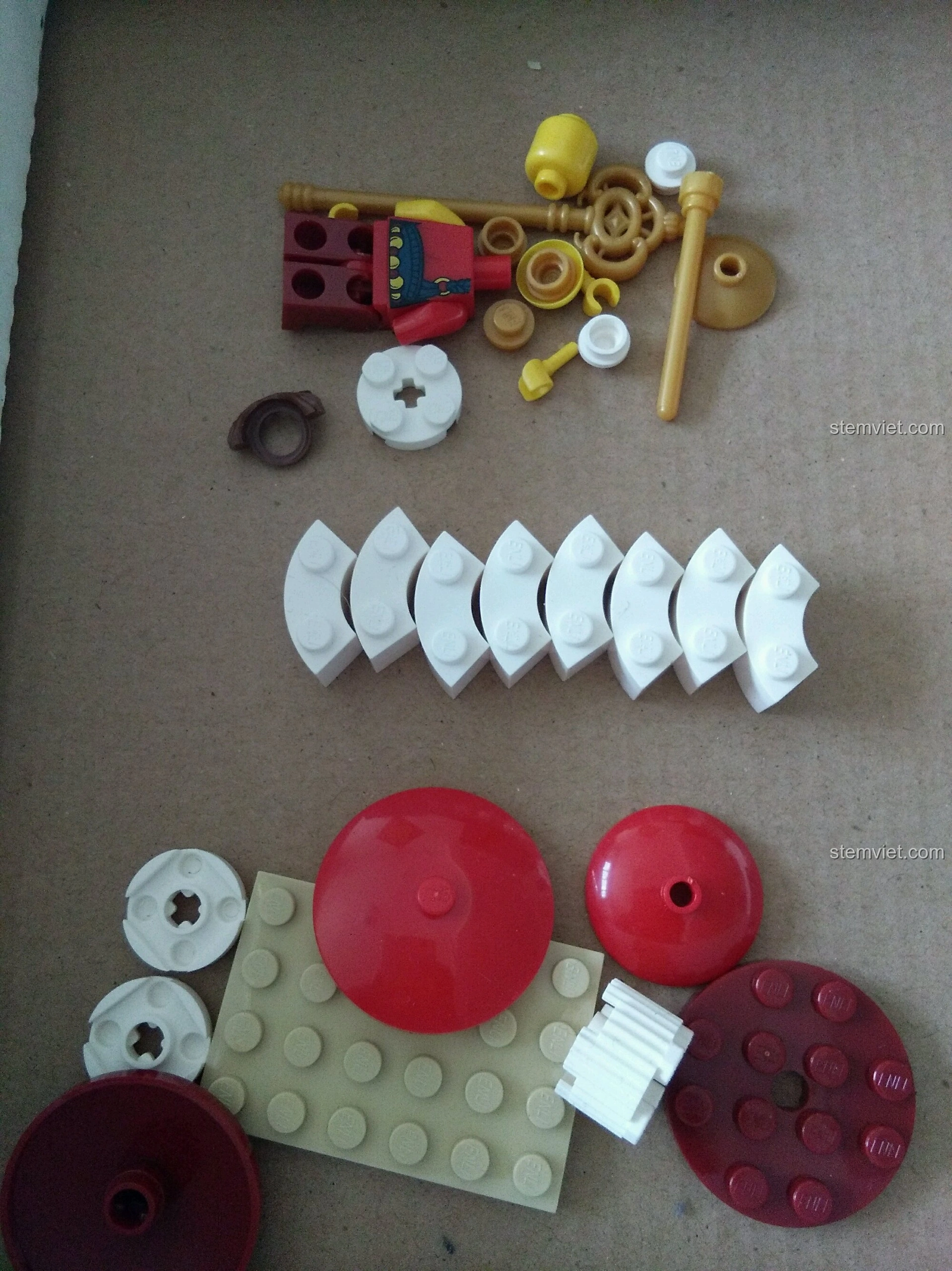 Các mảnh ghép của bộ Tây Vực Pháp Vương Enlighten 1504 được sắp xếp gọn gàng, cho thấy chất lượng nhựa cao cấp và màu sắc tươi sáng.