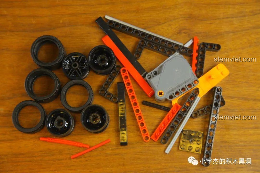 Các chi tiết nhựa ABS cao cấp của bộ xếp hình SEMBO 705701 Ferrari Dino 246 GTS được trải ra.