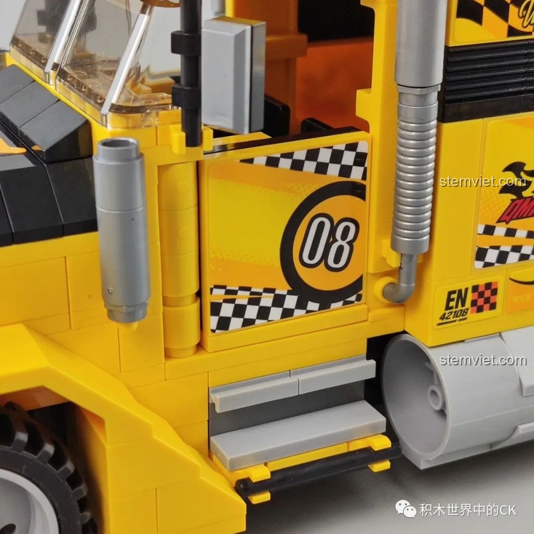 Chi tiết nóc cabin của bộ lắp ráp Xe Tải 3 trong 1 cho bé từ 6 tuổi.