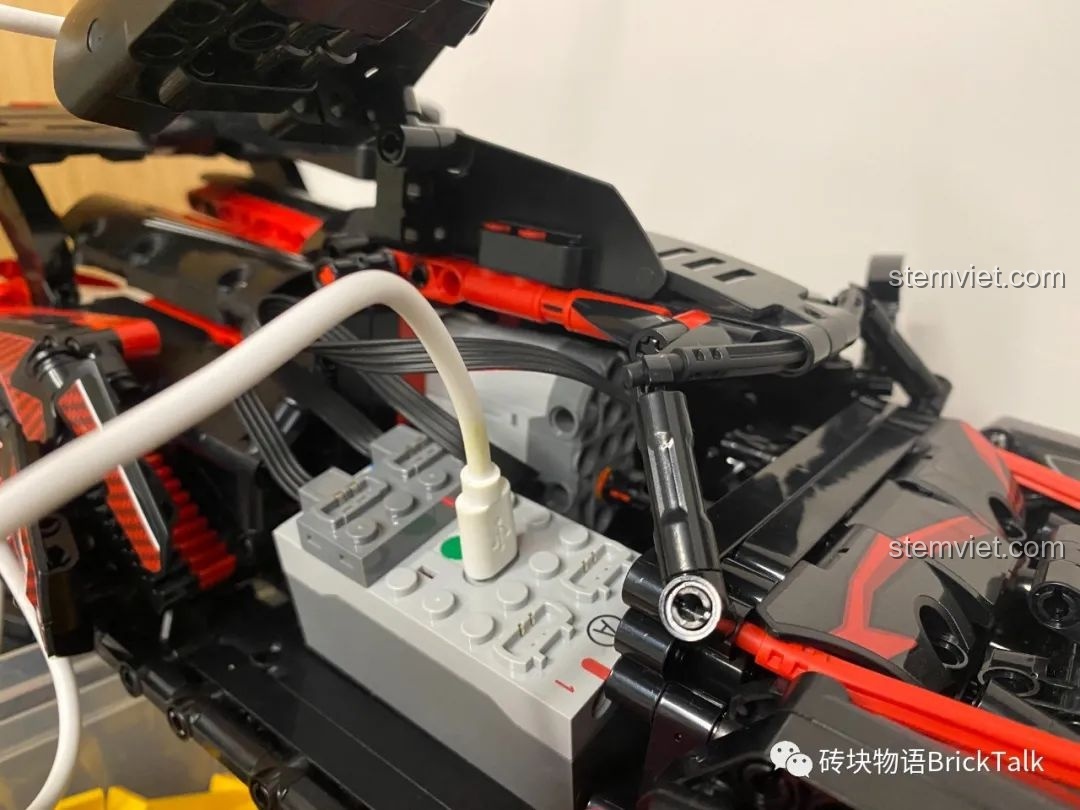 Chi tiết ống dẫn siêu xe Apollo MOYU BLOCK