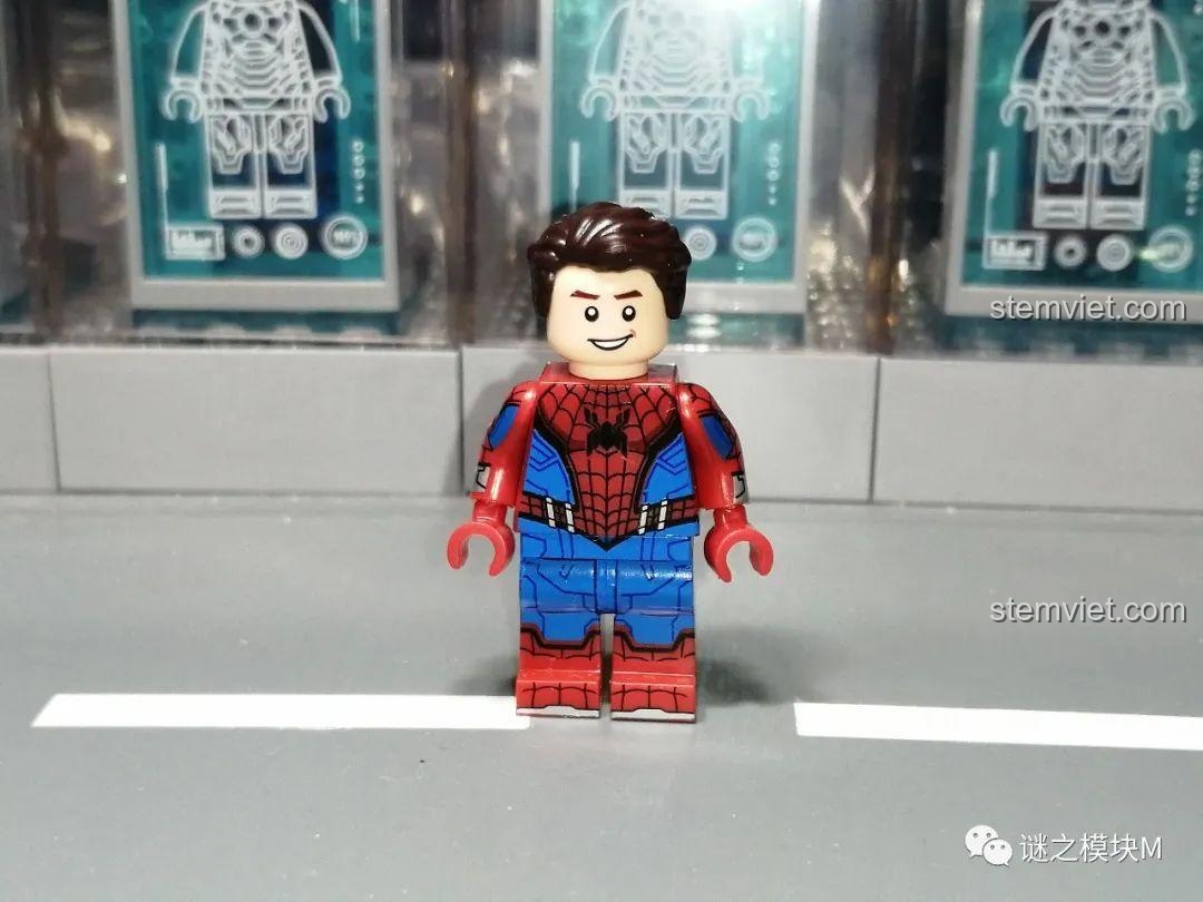 Chi tiết sợi tơ đi kèm minifigure Zombie Spider-Man trong bộ WM6132.