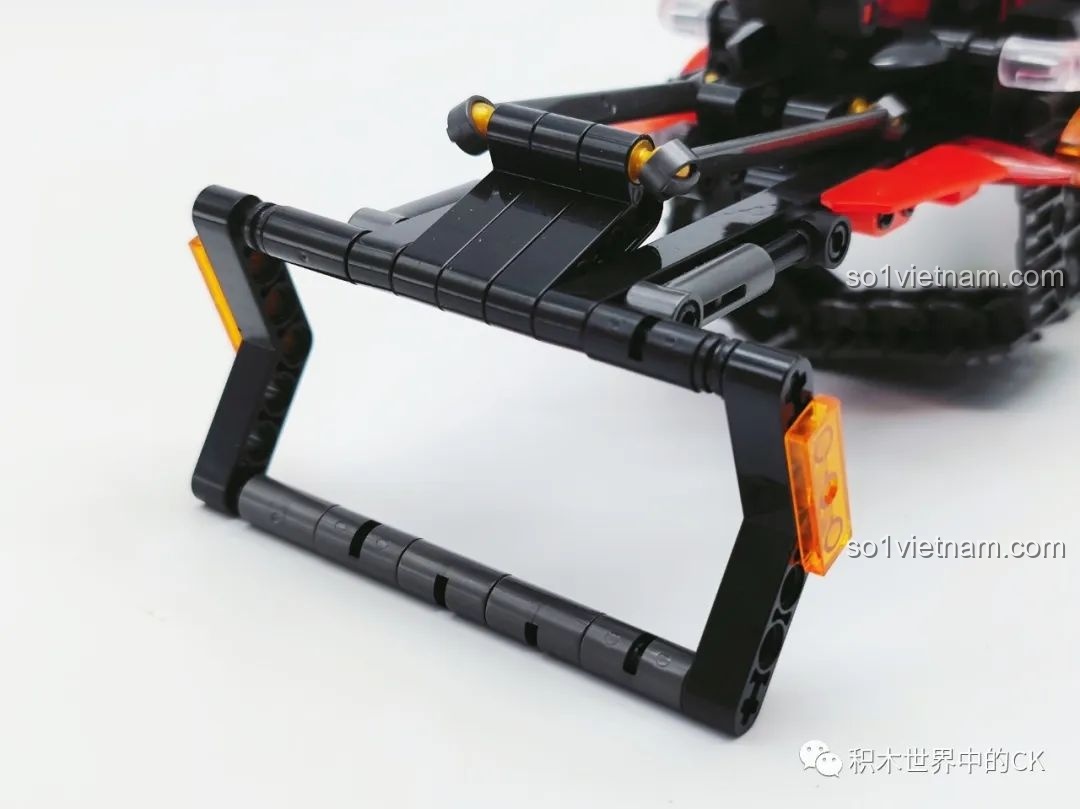 Cận cảnh phần tay cầm của mô hình JIESTAR 58005, thiết kế chắc chắn và vừa vặn với tay trẻ em.