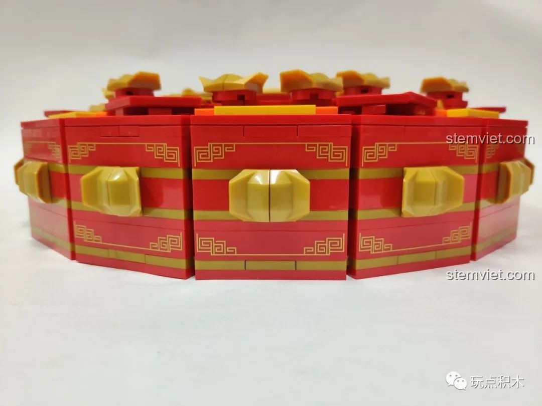 Cận cảnh chi tiết thành hộp của bộ Hộp mứt tròn cho bé gái trên 6 tuổi, mã C.9122.