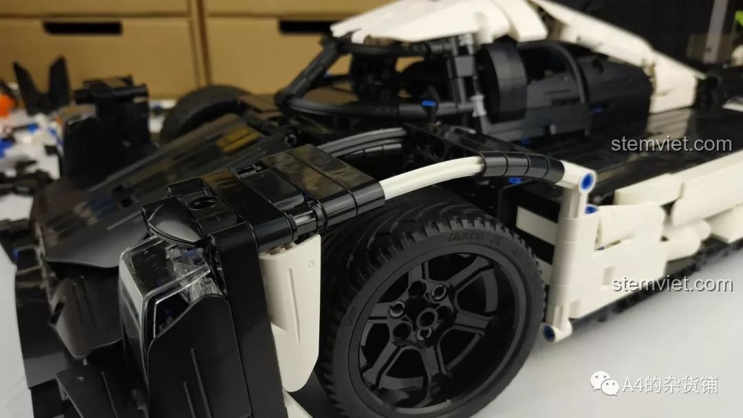 Các chi tiết còn thừa lại sau khi lắp ráp xong mô hình CaDA C61016, chủ yếu cho việc nâng cấp.