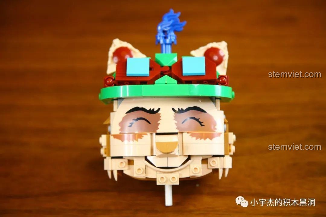 Chi tiết phần tóc trên đầu mô hình Teemo K Box 10302, cần sự kiên nhẫn khi lắp ráp.