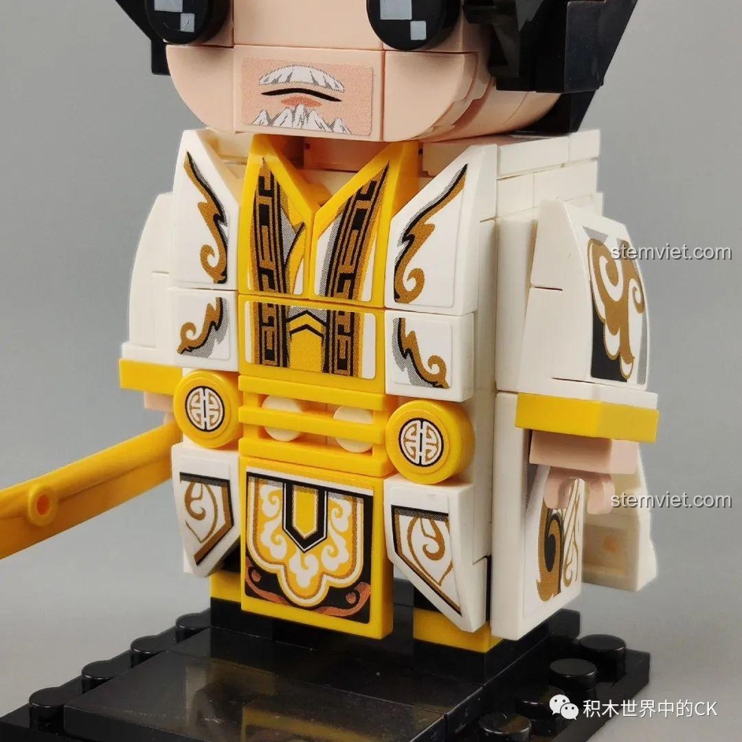 Chi tiết trang phục và sừng của mô hình Đát Kỷ Zhegao QL2305, với các họa tiết và màu sắc nổi bật.