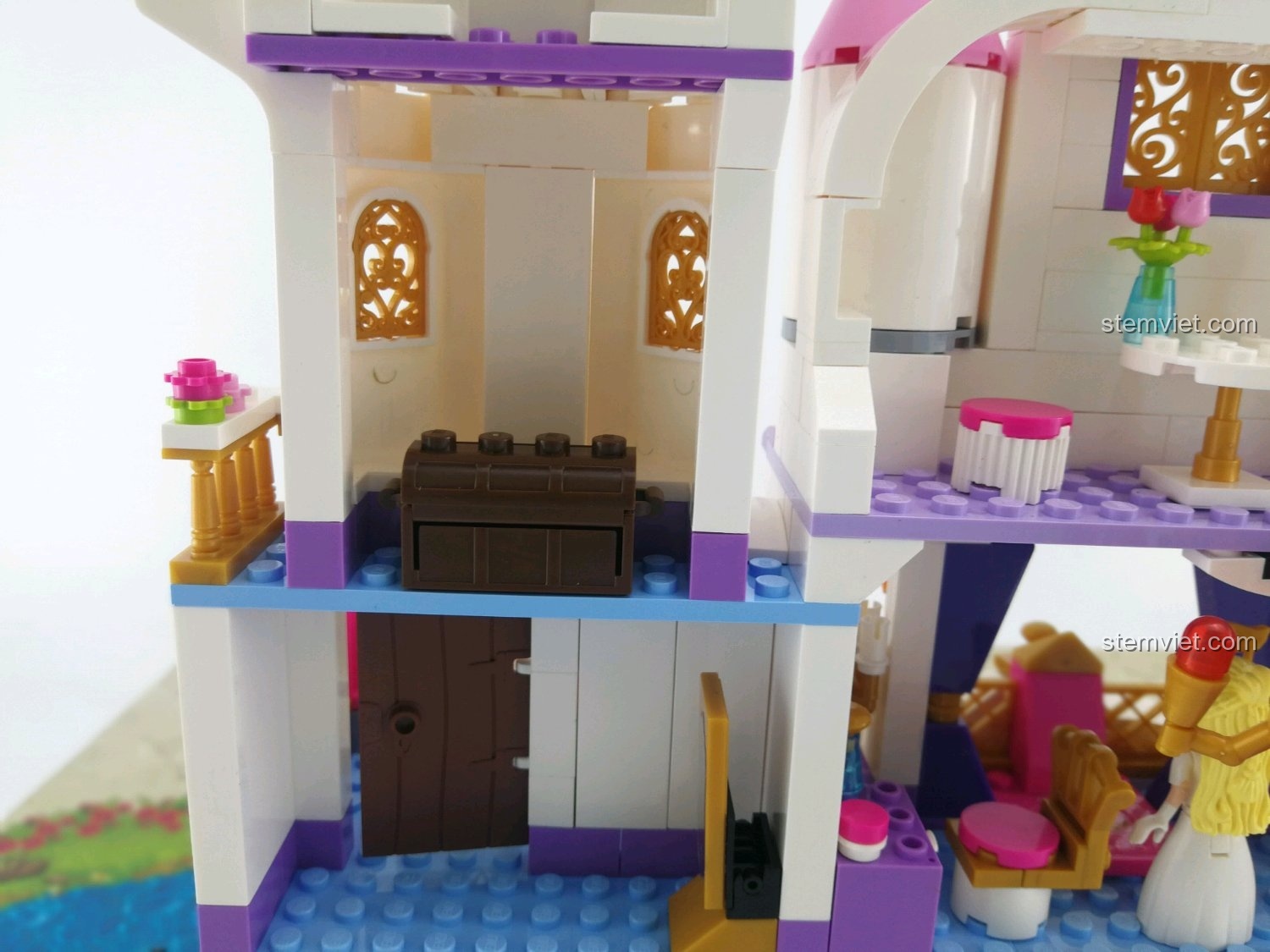 Chi tiết trang trí tường lâu đài Enlighten 2612