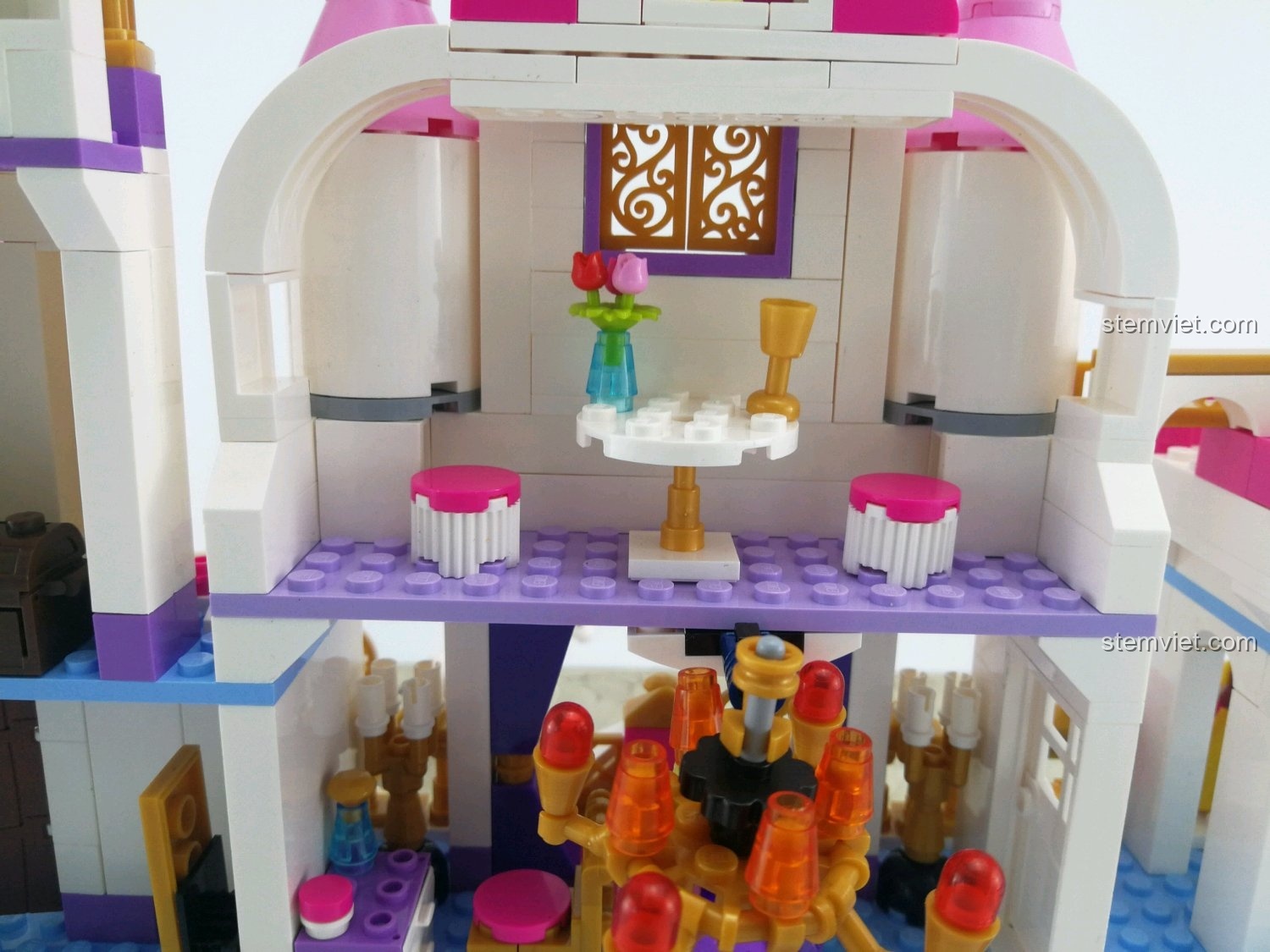 Chi tiết trang trí tường lâu đài Enlighten 2612