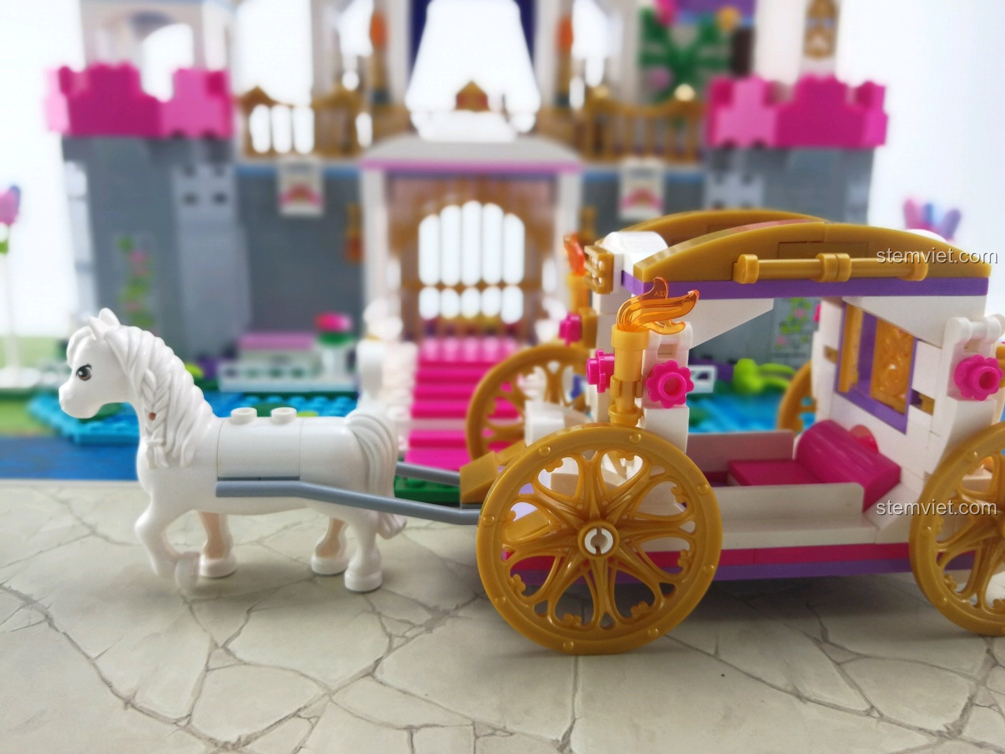 Chi tiết trang trí tường lâu đài Enlighten 2612