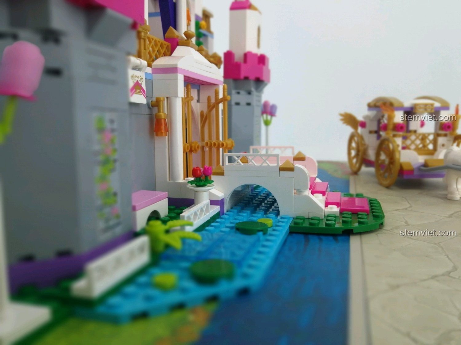 Chi tiết trang trí tường lâu đài Enlighten 2612