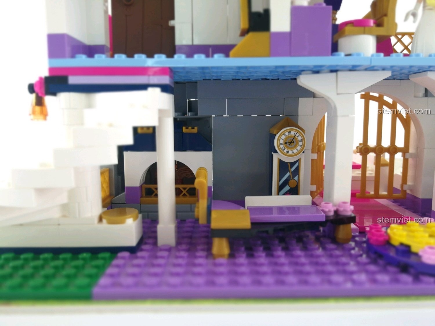 Chi tiết trang trí tường lâu đài Enlighten 2612