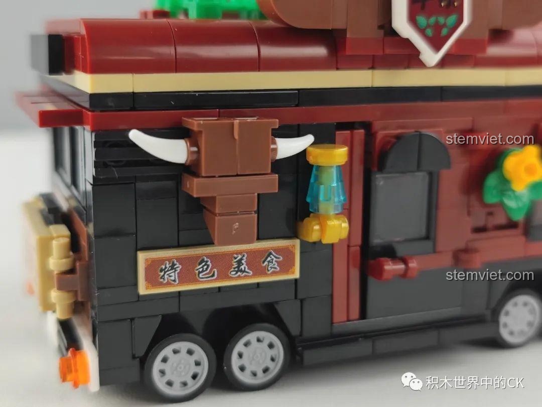 Chi tiết trang trí bên hông mô hình Zhe Gao Xe Lòng Bò Đường Phố 01003 từ góc khác