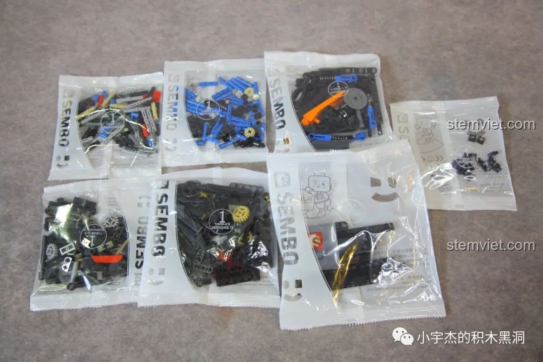 Các túi chi tiết nhỏ bên trong túi số 1 của bộ SEMBO 715006 Xe bán tải off-road.