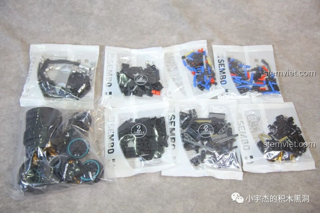 Các túi chi tiết nhỏ bên trong túi số 2 của bộ SEMBO 715006, bao gồm cả bánh xe.