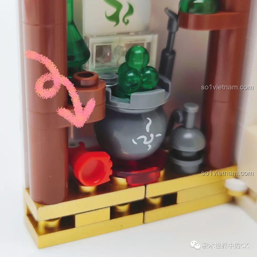 Cận cảnh chi tiết vạc thuốc đang sôi với các bong bóng màu xanh trong phòng bí mật của mụ phù thủy.