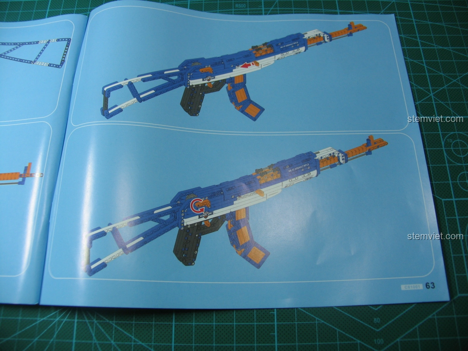 Cơ chế bắn của bộ đồ chơi 81001 tiết kiệm đã được độ chế, sẵn sàng cho hành động bắn đạn chun.