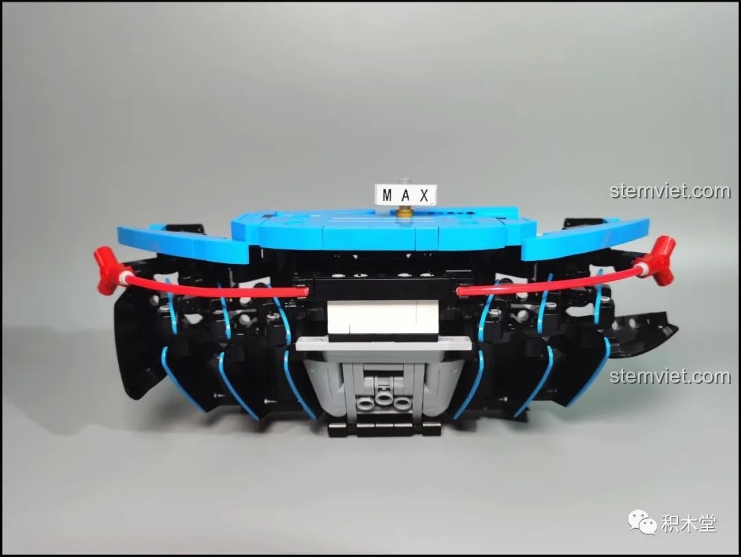 Cơ chế nâng hạ cánh gió sau của bộ xếp hình Siêu xe Lamborghini Centenario cho con trai từ 14 tuổi.