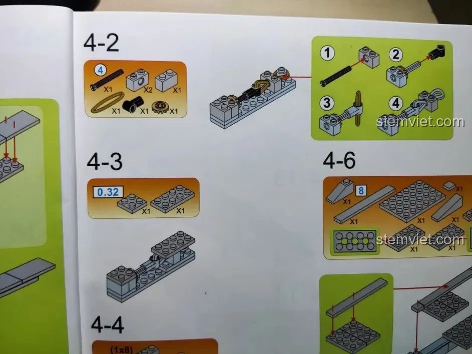 Hướng dẫn lắp ráp cơ chế quay cánh quạt bằng dây thun trong sách hướng dẫn của WOMA C0898.