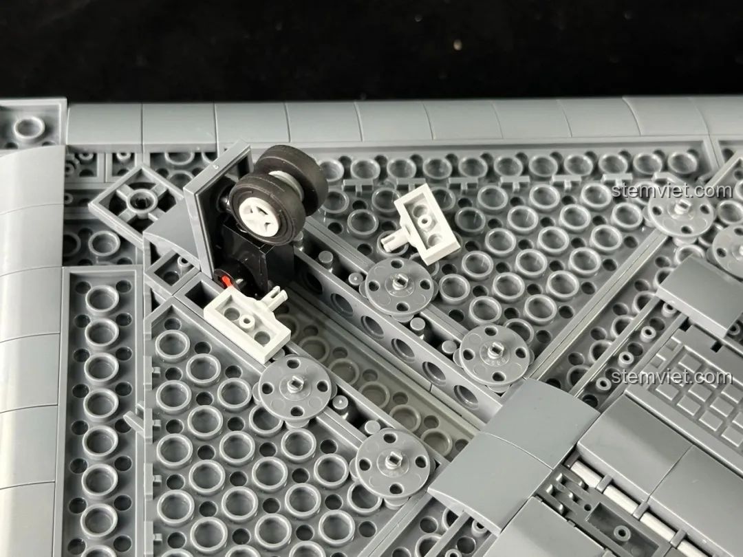 Cơ chế thu vào của càng đáp sau trên mô hình oanh tạc cơ tàng hình H-20 Panlos Brick 639026.