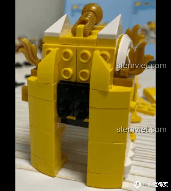 Cổng Chào Tết và hai chú Lân Sư được lắp ráp hoàn chỉnh từ bộ Sembo 201020.