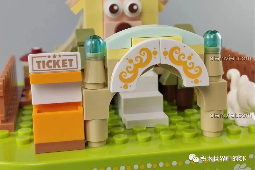 Chi tiết cổng vào và quầy vé của mô hình hộp nhạc vòng quay kỳ diệu JAKI