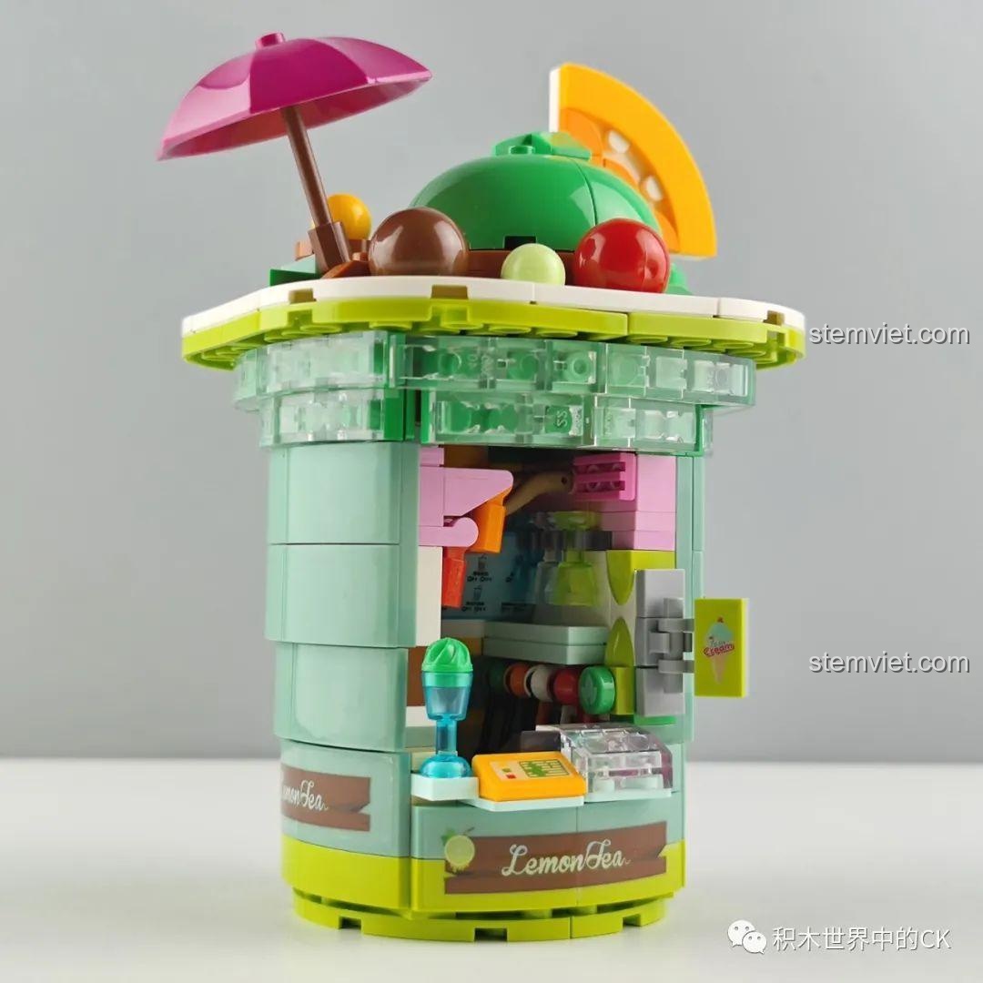 Mô hình Cửa hàng Matcha Zhe Gao CW6005 mở ra, để lộ quầy phục vụ, máy tính tiền và các chi tiết nội thất.