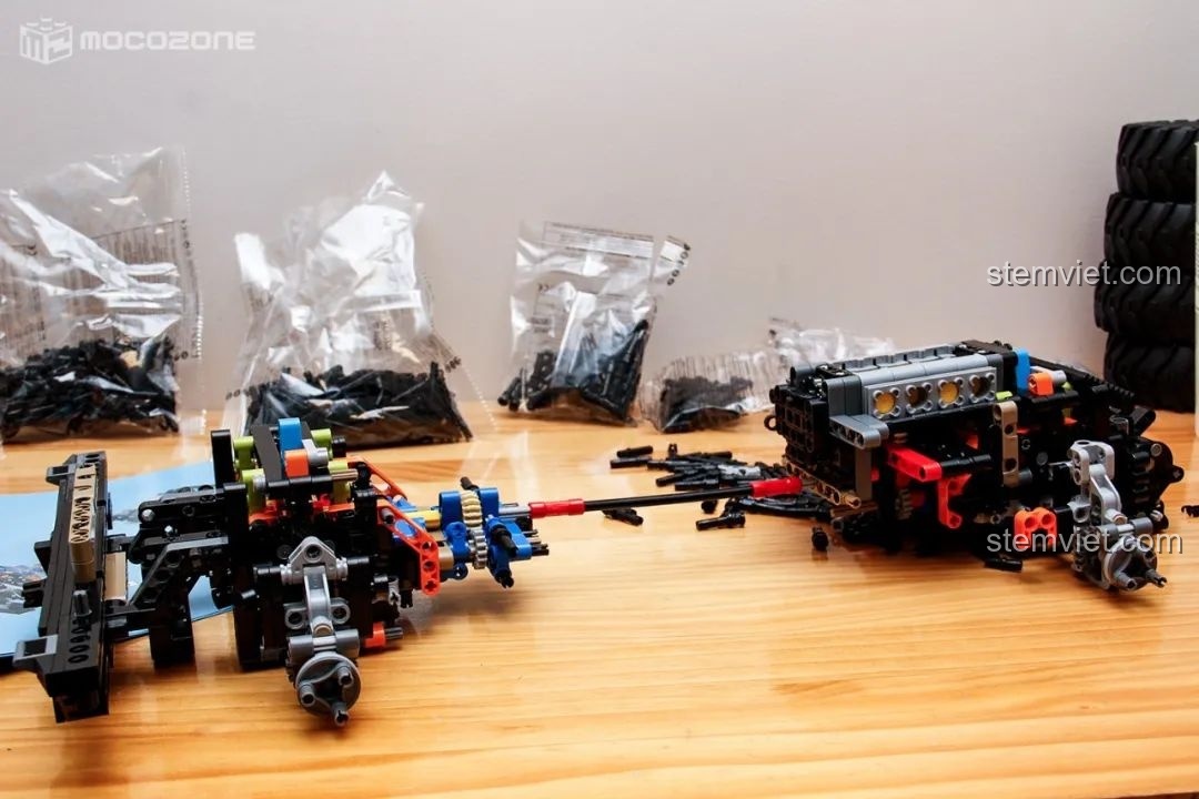 Cửa xe Humvee H1 với cơ chế lò xo.