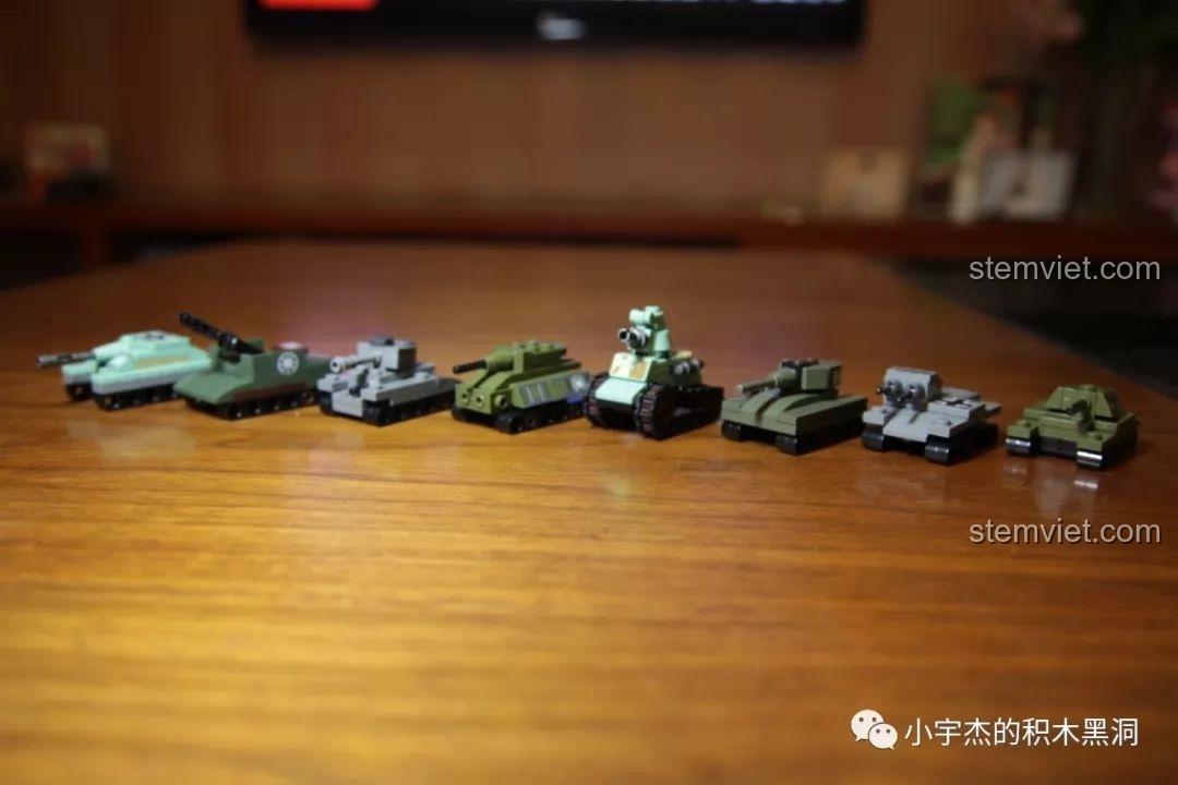 Một góc nhìn khác của 8 mô hình xe tăng mini SEMBO, cho thấy sự đa dạng về thiết kế và màu sắc.