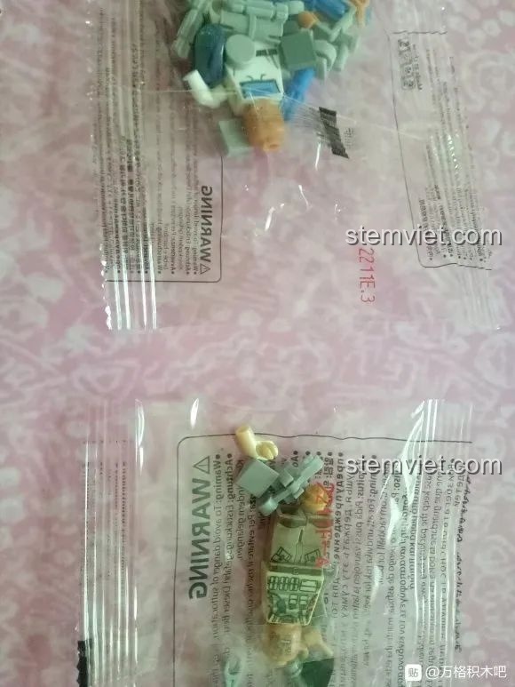 Mở hộp bộ tàu sân bay hạt nhân CAYI 2211, các chi tiết rời và sticker bị hỏng