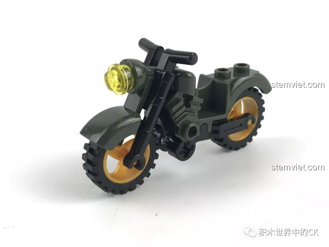 Góc nhìn 3/4 phía sau của trạm quan sát Enlighten 1708, hiển thị các túi cát phòng thủ.