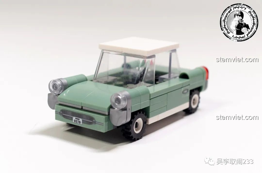 Mặt trước của mô hình xe hơi cổ điển Forange FC8279 với đèn pha tròn và lưới tản nhiệt.