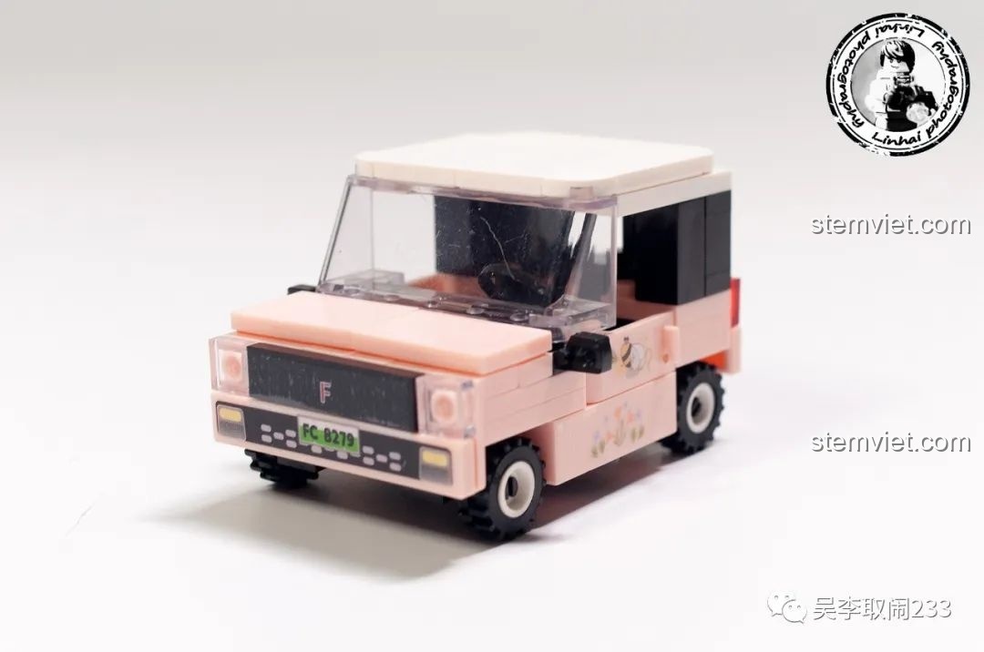 Mặt trước của mô hình xe Wuling Mini EV Forange FC8279, đồ chơi cho bé 6 tuổi.