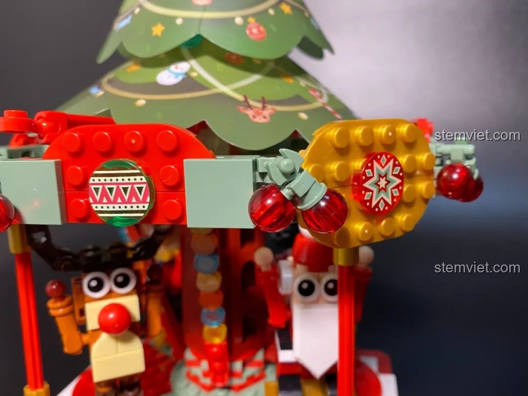 Mô hình Hộp nhạc Giáng Sinh Xoay Tự Động JAKI JK1365 hoàn thiện cùng hộp sản phẩm và sách hướng dẫn. Đồ chơi lắp ráp Giáng Sinh có nhạc.