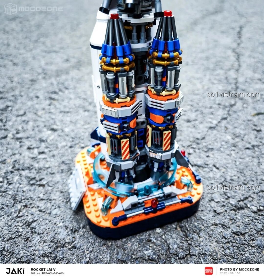 Cận cảnh mũi tên lửa JAKI JK8501 Tên lửa Bình Minh 5 chụp ngoài trời, với các chi tiết nhỏ và đường nét tinh xảo. Đánh giá JAKI JK8501.