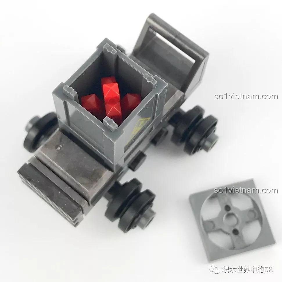 Thùng mẫu vật quặng bên trong xe đẩy của bộ đồ chơi mô hình Phương tiện chiến đấu Limo Toy KB020.