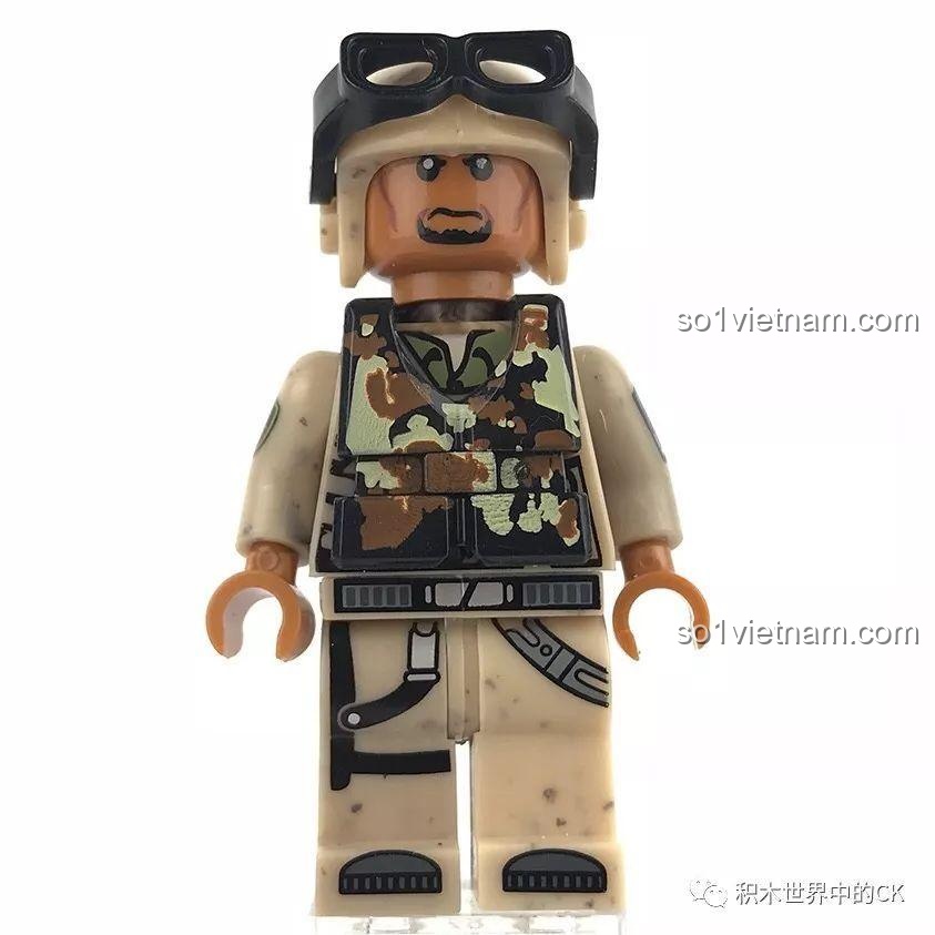 Minifigure Kate của bộ đồ chơi mô hình Phương tiện chiến đấu Limo Toy KB020, trang phục chiến đấu năng động.