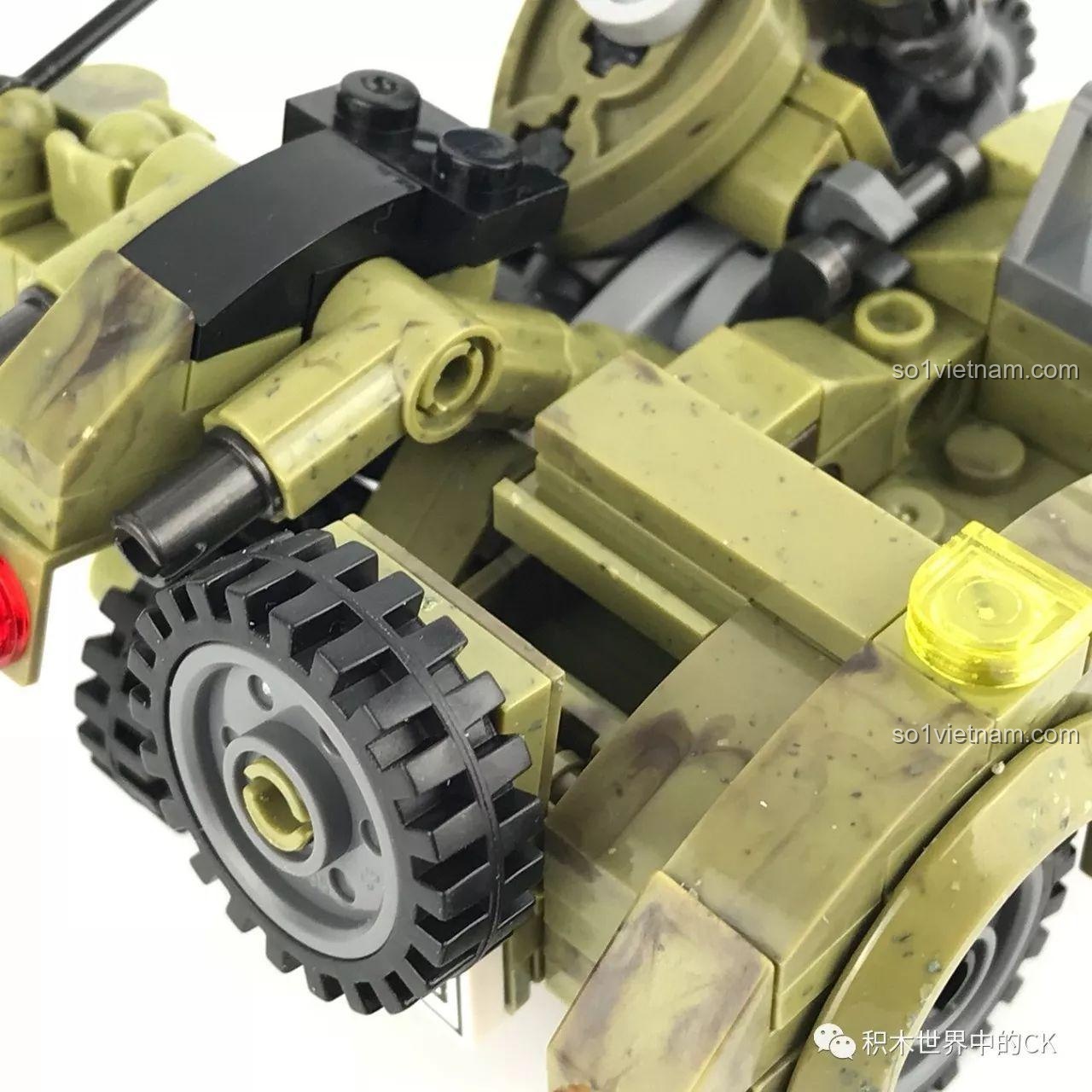 Cận cảnh logo in trên sidecar của Mô Tô Quân Sự Ba Bánh KB007, một điểm cộng lớn vì không dùng sticker.