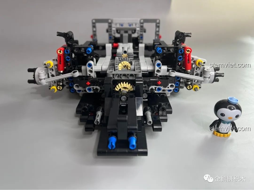 Hệ thống treo phía trước của mô hình Moyu Block MY88008 Bugatti Bolide đã hoàn thành.