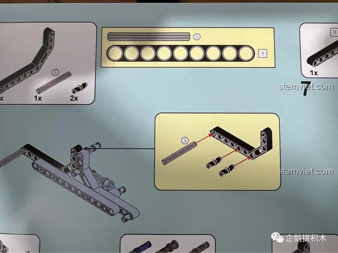Hướng dẫn chi tiết cách lắp ráp các thanh và chốt trong sách hướng dẫn của Moyu Block MY88008.
